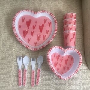 💕Valentine’s Day Hearts and kisses set - 16 pieces melamine